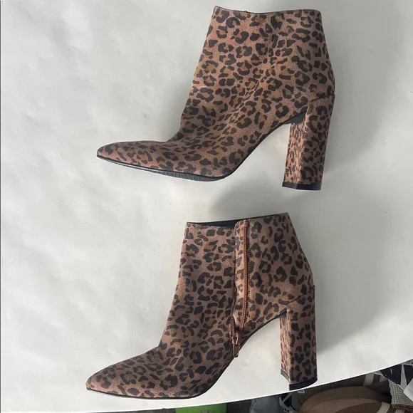 Stuart Weitzman Pure Pointed Toe Animal Leopard Print Thin Block Heel Booties 7 - Picture 7 of 10